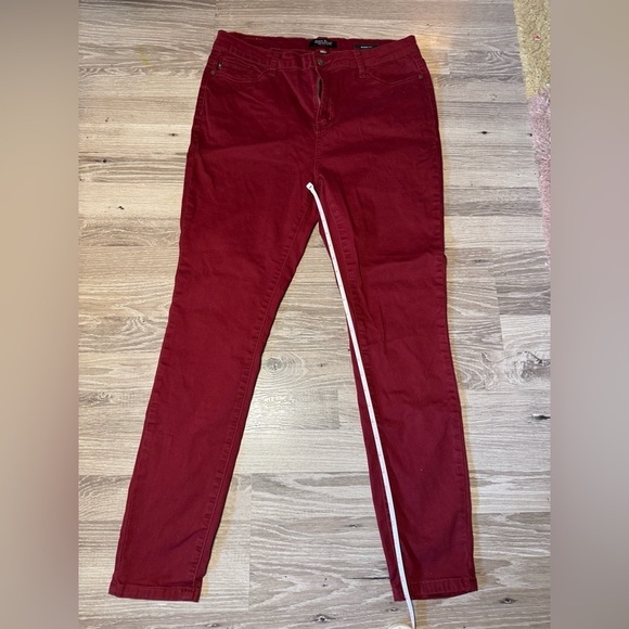 Judy Blue Denim - Judy Blue Skinny Fit Classic Slim Jeans Maroon Red Wine Size 15/32